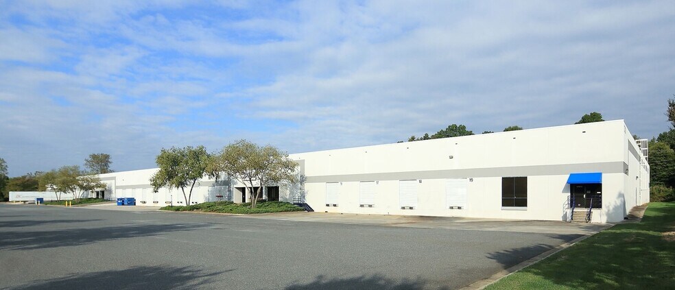2700 N Hutchison-McDonald, Charlotte, NC à louer - Photo de l’immeuble – Image 3 sur 13