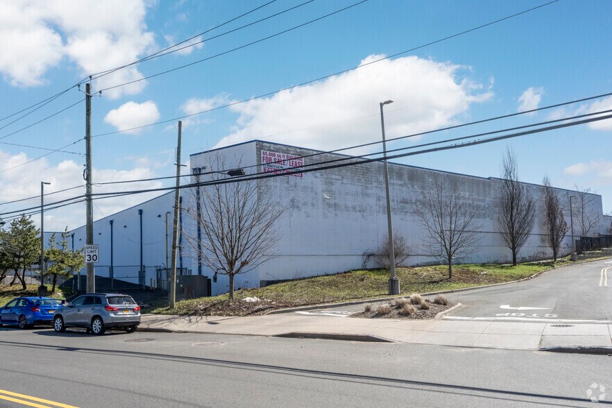 2730 Arthur Kill Rd, Staten Island, NY à louer - Photo principale – Image 1 sur 5