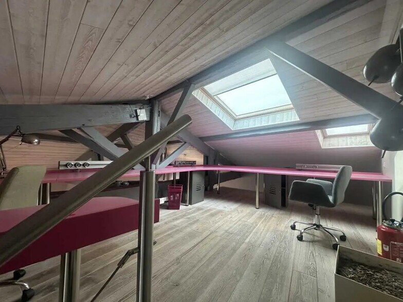 Bureau dans Bordeaux à louer - Photo de l’immeuble – Image 3 sur 7