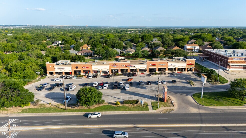 9822 Potranco Rd, San Antonio, TX à louer - Photo de l’immeuble – Image 2 sur 3
