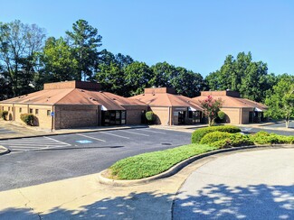 Plus de détails pour 660 Lanier Park Dr, Gainesville, GA - Bureau à vendre