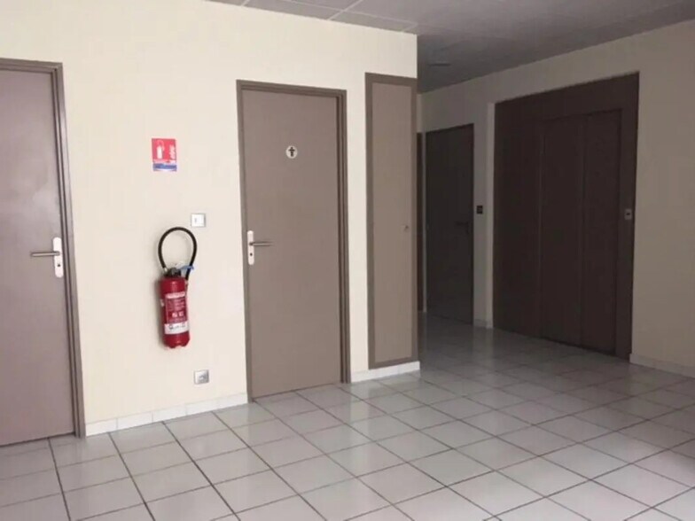 Bureau dans Aix-en-Provence à louer - Photo intérieure – Image 3 sur 12