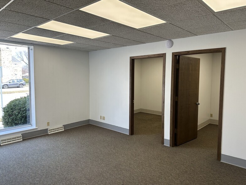 11617 W Bluemound Rd, Milwaukee, WI à vendre - Photo intérieure – Image 2 sur 7
