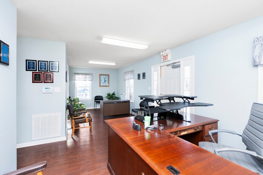 40 Stoneridge Dr, Waynesboro, VA à louer - Photo de l’immeuble – Image 3 sur 11