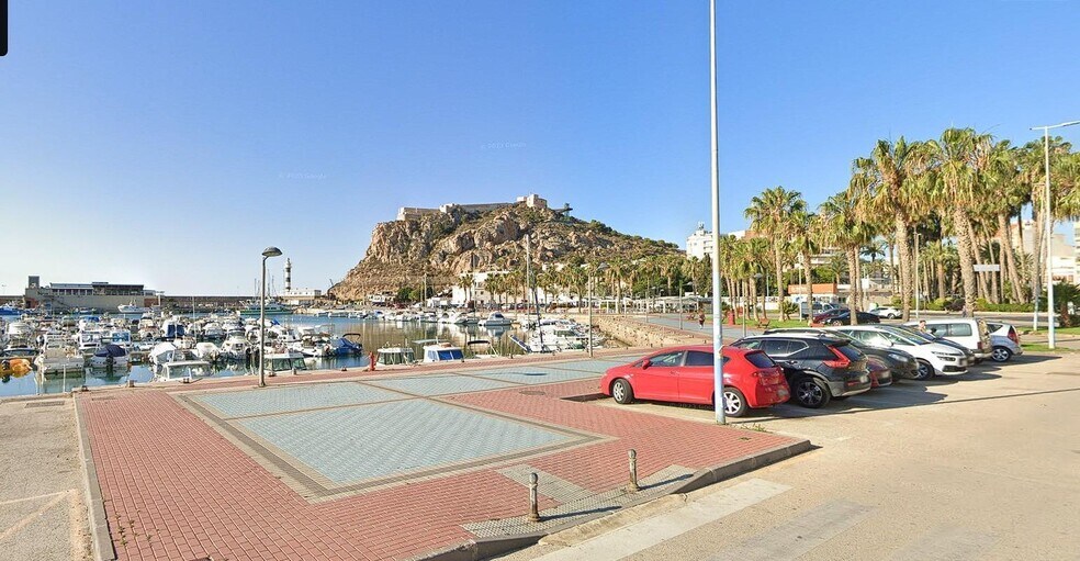 Terrain dans Águilas, Murcia à louer - Photo de l’immeuble – Image 1 sur 8