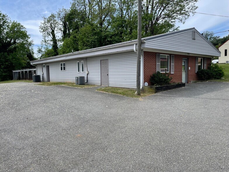 1818 Memorial Ave, Lynchburg, VA à vendre - Photo de l’immeuble – Image 2 sur 8