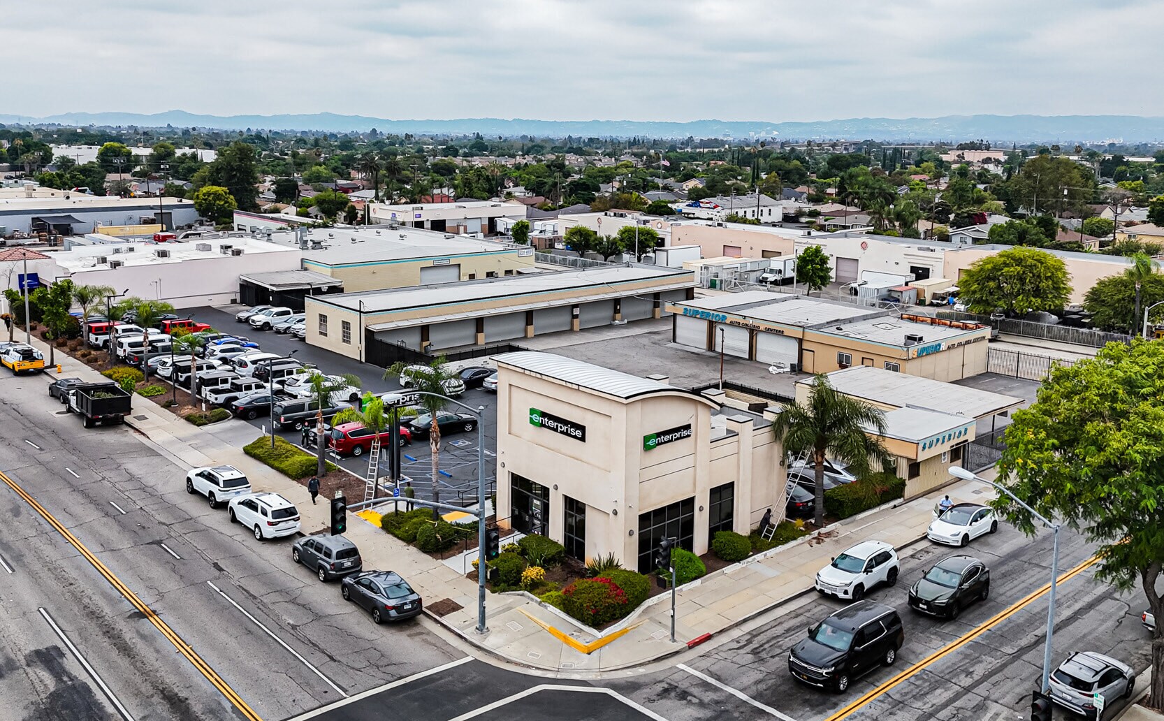 Premier Infill San Fernando Valley portefeuille de 5 biens à vendre sur LoopNet.fr Photo principale– Image 1 sur 8