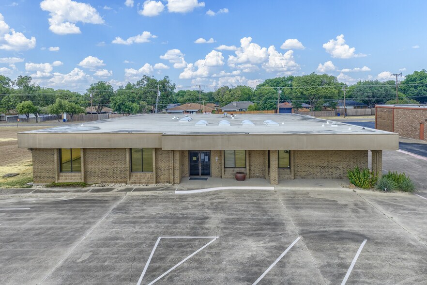 8001 E R L Thornton Fwy, Dallas, TX à louer - Photo de l’immeuble – Image 2 sur 41