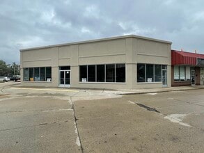 50940-50984 Shelby Rd, Utica, MI à louer Photo principale– Image 1 sur 3