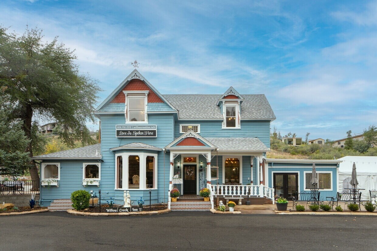 2516 Willow Creek Rd, Prescott, AZ à vendre Photo de l’immeuble– Image 1 sur 41