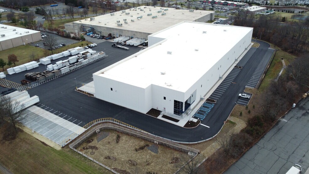 1100 Randolph Rd, Somerset, NJ à louer - Photo de l’immeuble – Image 1 sur 5