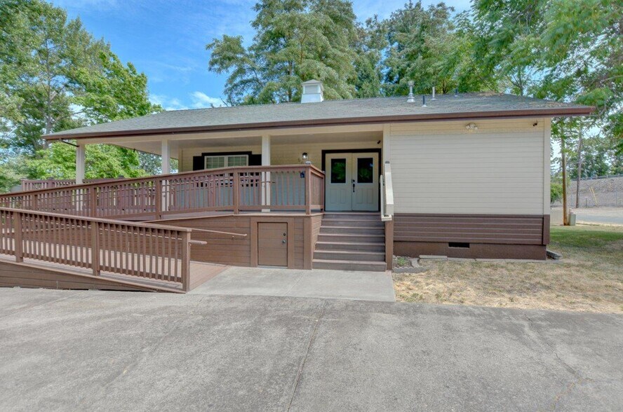 501 Spencer St, Medford, OR à vendre - Photo de l’immeuble – Image 2 sur 26