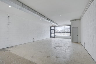 23831-23833 John R Rd, Hazel Park, MI à louer Photo intérieure– Image 2 sur 21