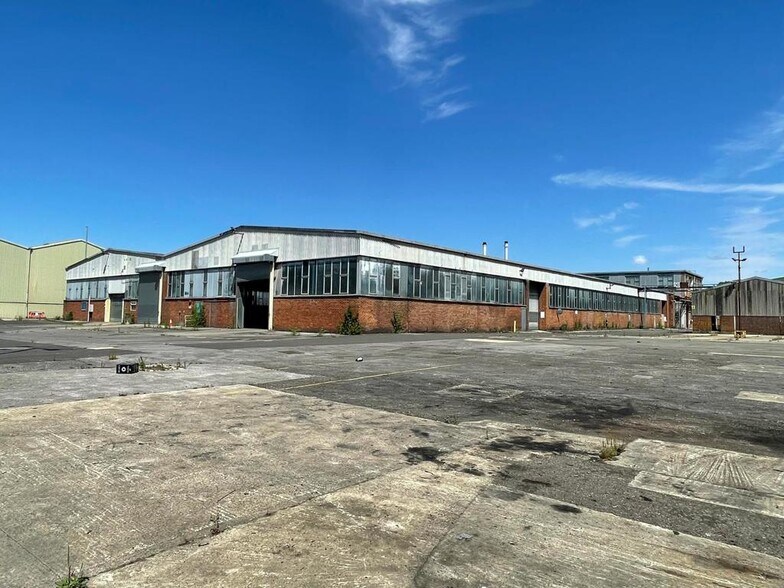 Bath Rd, Melksham à louer - Photo de l’immeuble – Image 2 sur 8