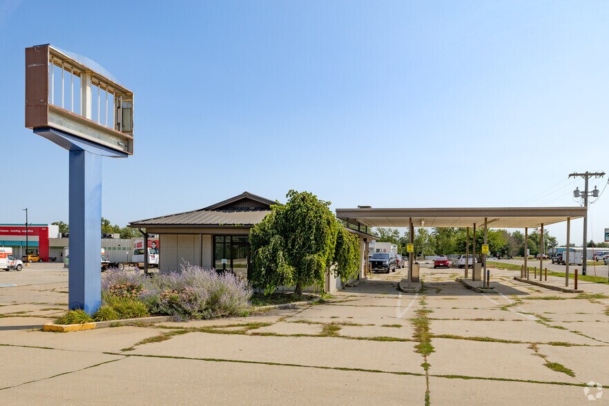 1724 S Center St, Marshalltown, IA à louer - Photo de l’immeuble – Image 2 sur 2