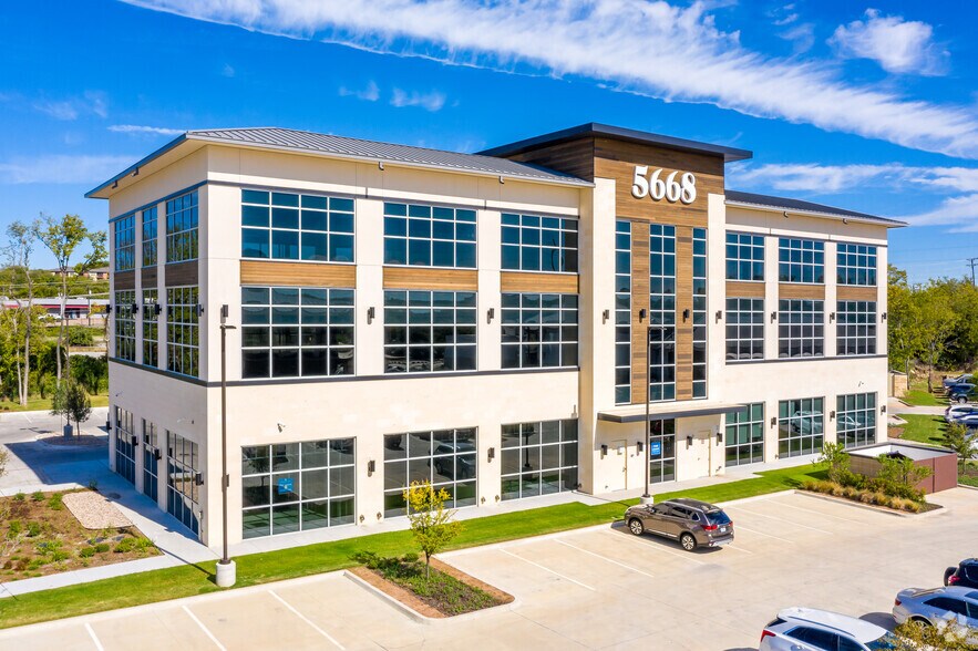 5668 Edwards Ranch Rd, Fort Worth, TX à louer - Photo de l’immeuble – Image 1 sur 7