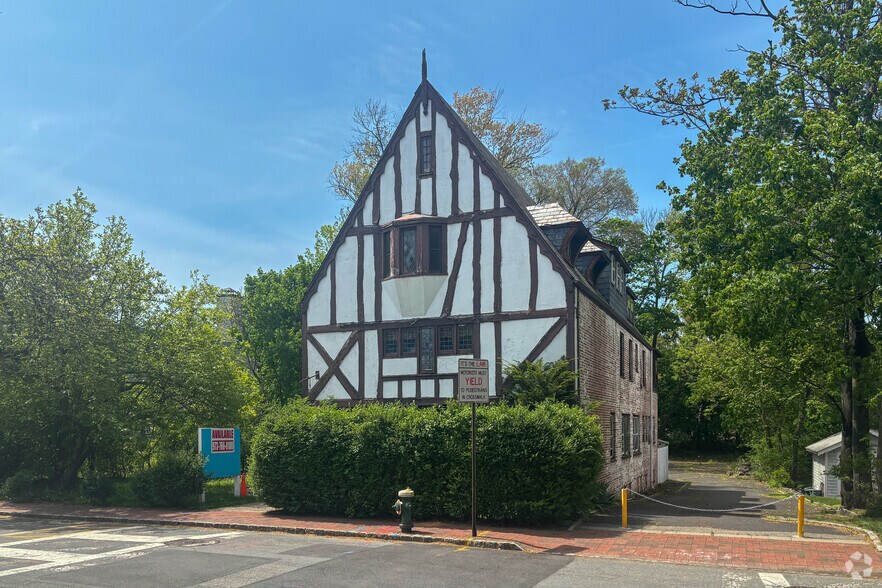 99 Vose Ave, South Orange, NJ à vendre - Photo principale – Image 1 sur 2