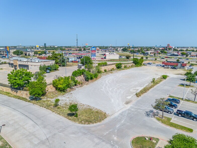 108 & 112 E Interstate 20, Weatherford, TX à vendre - Photo de l’immeuble – Image 2 sur 7