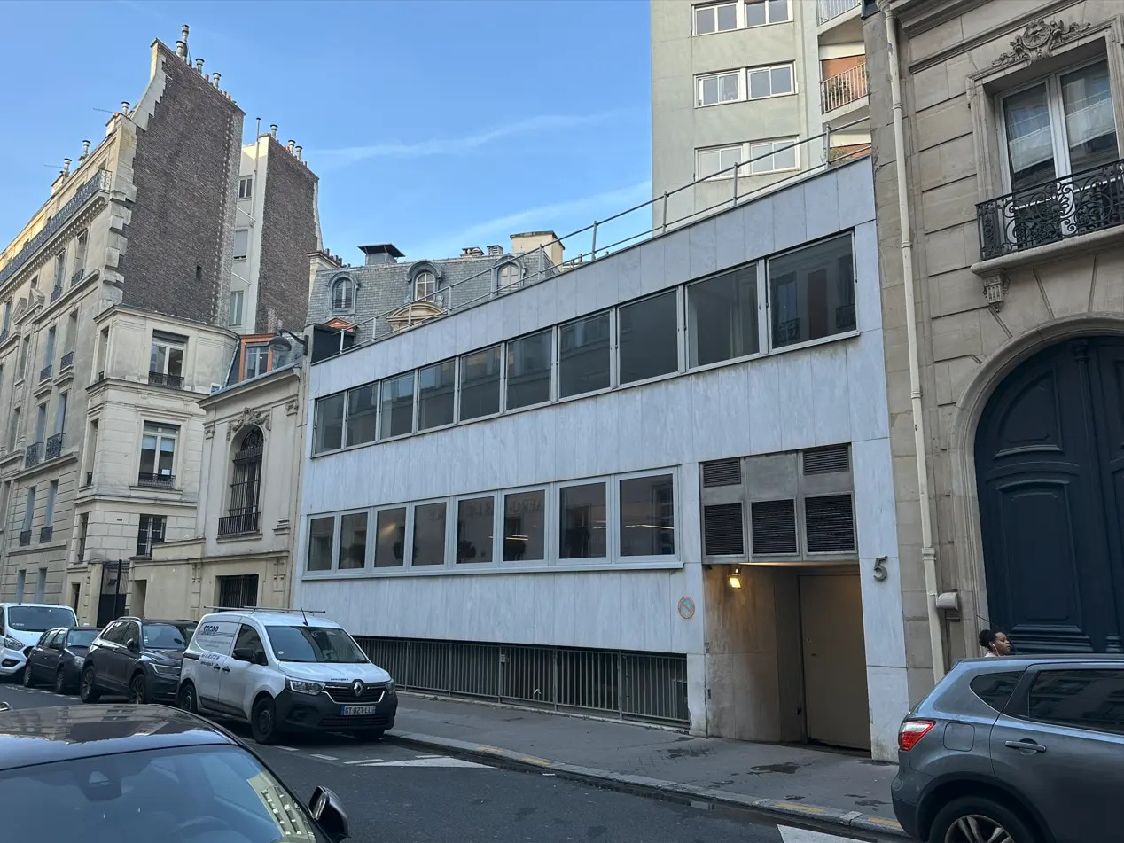 Bureau dans Paris à vendre Photo de l’immeuble– Image 1 sur 2