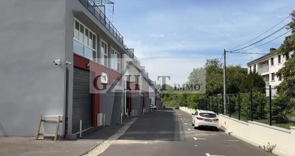 Industriel/Logistique dans Gagny à louer - Photo de l’immeuble – Image 1 sur 5