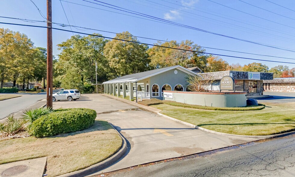 3024 S Olive St, Pine Bluff, AR à louer - Photo de l’immeuble – Image 1 sur 5