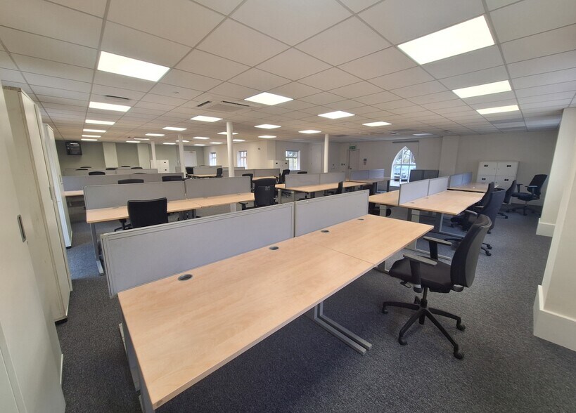 Evesham Road, Bishops Cleeve à louer - Photo intérieure – Image 2 sur 4