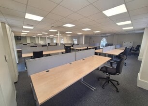 Evesham Road, Bishops Cleeve à louer Photo intérieure– Image 2 sur 4