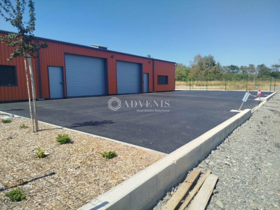 Local d’activités dans Vierzon à louer Photo de l’immeuble– Image 1 sur 5