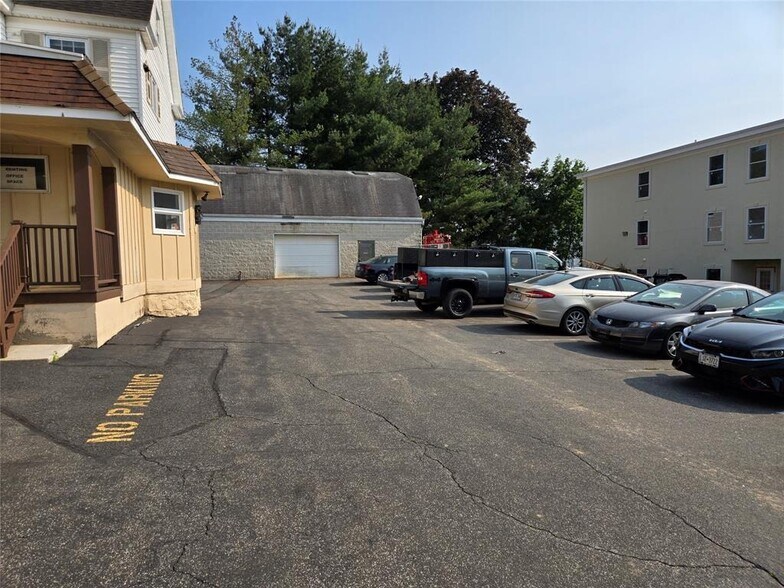130 E Central Ave, Pearl River, NY à louer - Photo de l’immeuble – Image 3 sur 15