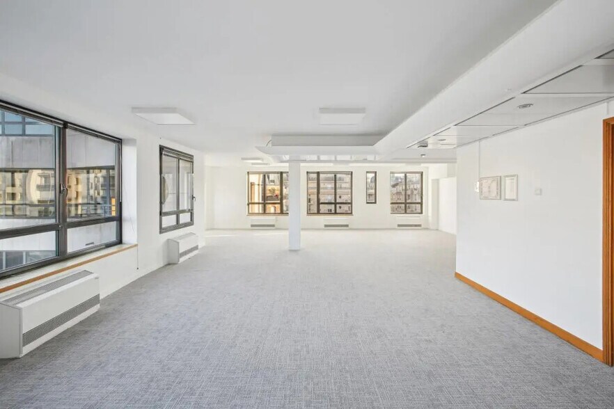 Bureau dans Levallois-Perret à louer - Photo de l’immeuble – Image 3 sur 14