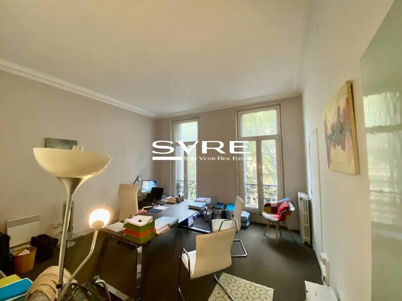 Bureau dans Marseille à louer - Photo de l’immeuble – Image 2 sur 5