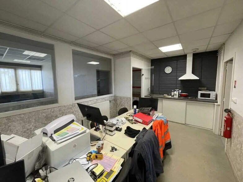 Local d'activités dans Sautron à vendre - Photo de l’immeuble – Image 2 sur 8