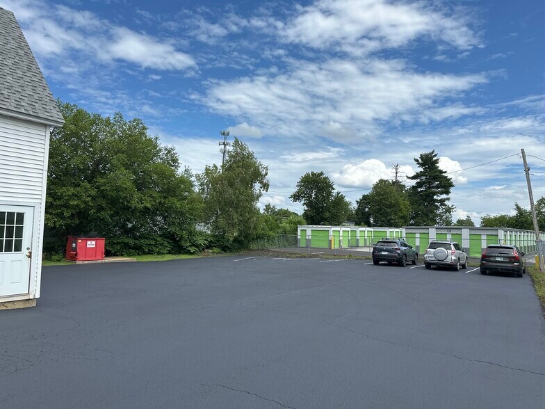 911 Candia Rd, Manchester, NH à louer - Photo de l’immeuble – Image 2 sur 12