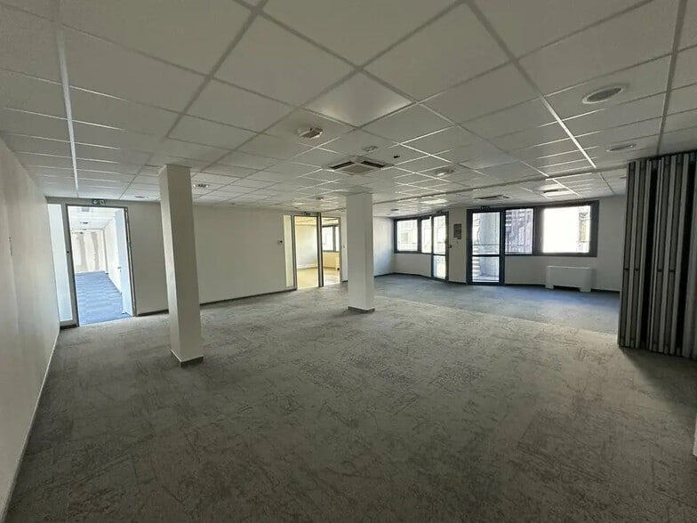 Bureau dans Strasbourg à louer - Photo de l’immeuble – Image 3 sur 8