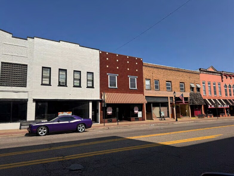 13 N Main St, Three Rivers, MI à vendre - Photo de l’immeuble – Image 3 sur 21