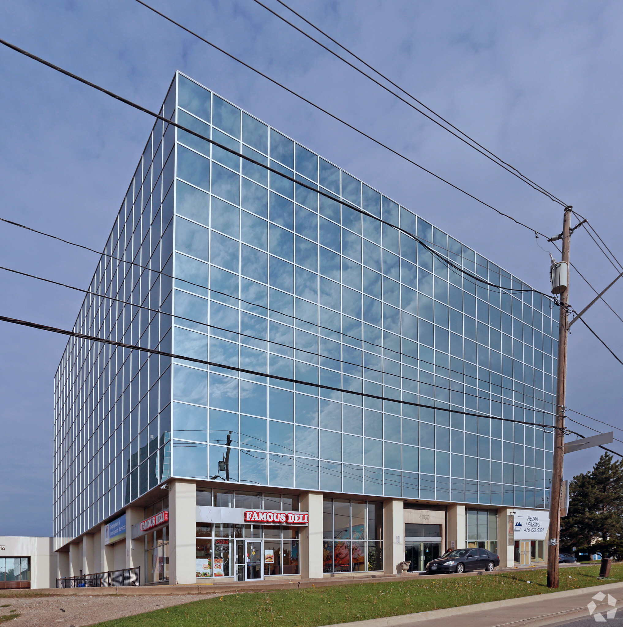 1000 Finch Ave W, Toronto, ON à louer Photo de l’immeuble– Image 1 sur 11