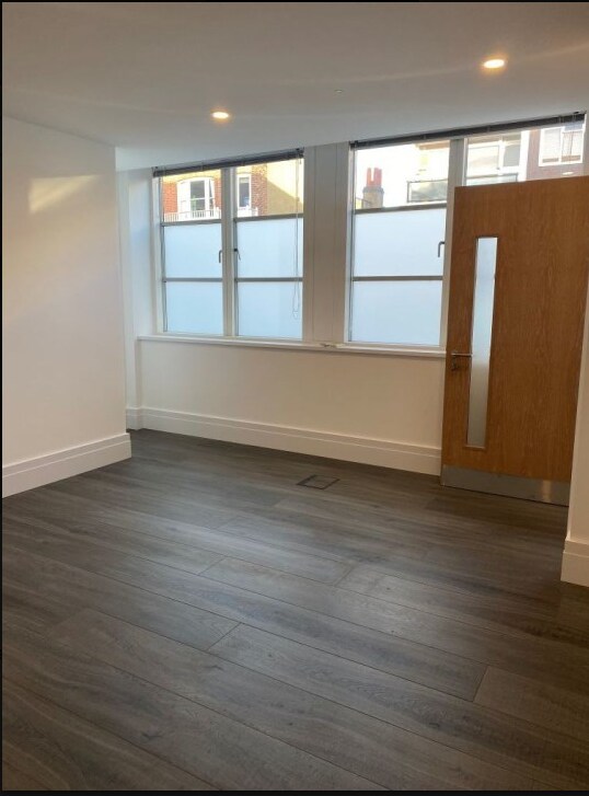 40-40A Peterborough Rd, Londres à louer Photo intérieure– Image 1 sur 4