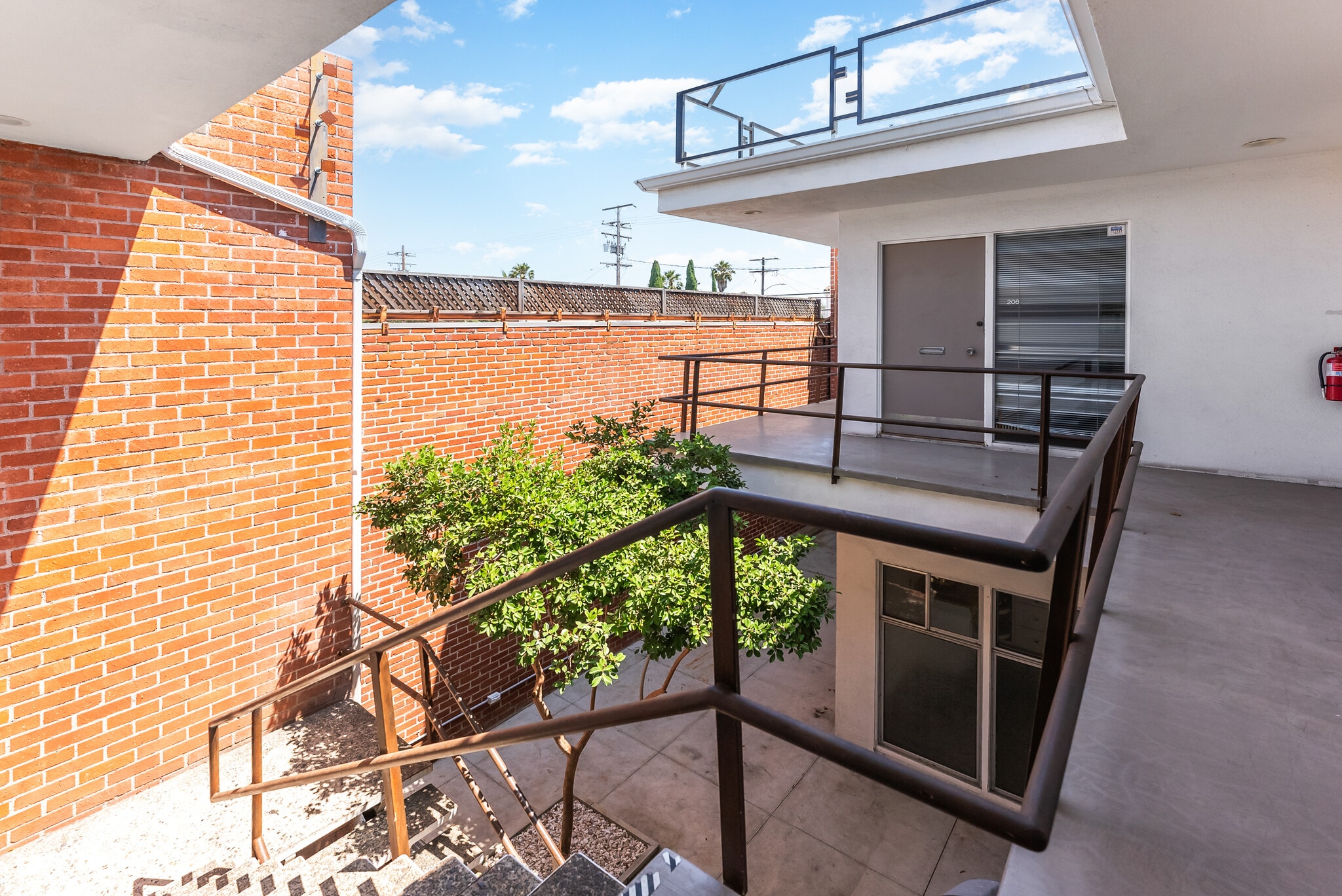 9024 W Olympic Blvd, Beverly Hills, CA à louer Photo de l’immeuble– Image 1 sur 40