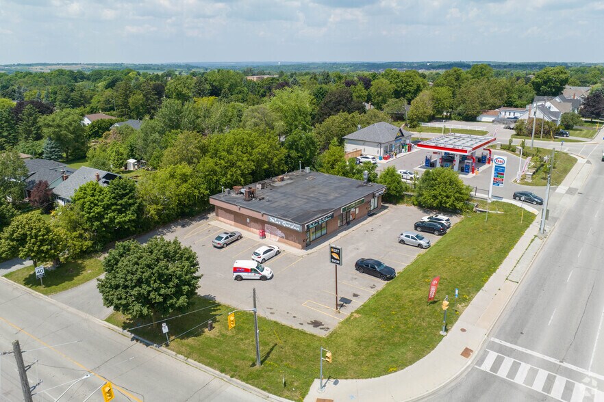 17830 Leslie St, Newmarket, ON à vendre - Aérien – Image 2 sur 4