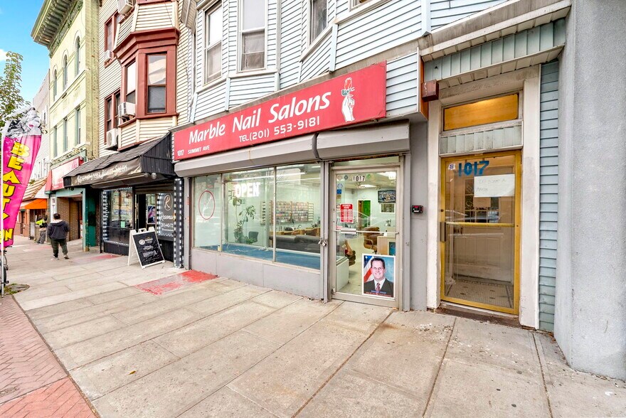 1017 Summit Ave, Union City, NJ à vendre - Photo de l’immeuble – Image 3 sur 33