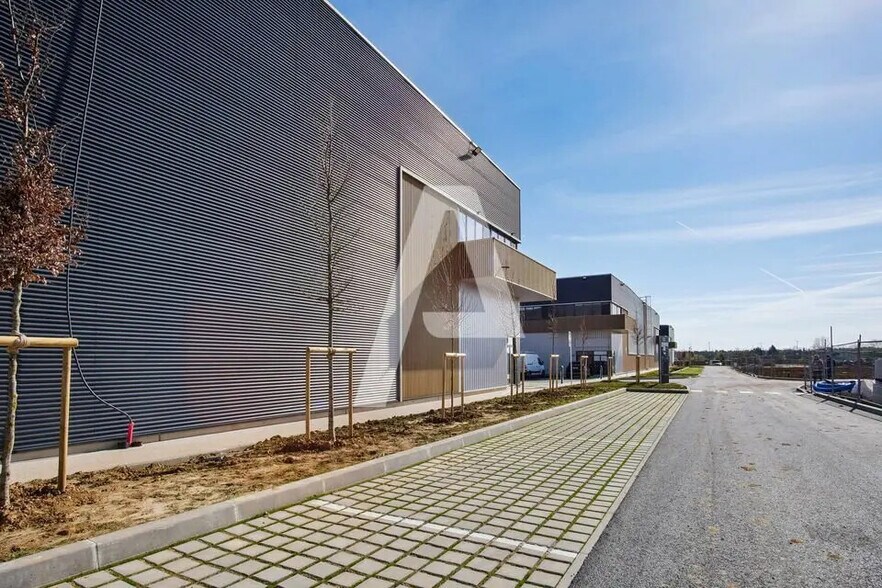 Local d’activités dans Chalifert à louer - Photo de l’immeuble – Image 2 sur 5