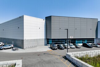 Plus de détails pour 2520 Royal Windsor Dr, Mississauga, ON - Industriel/Logistique à louer