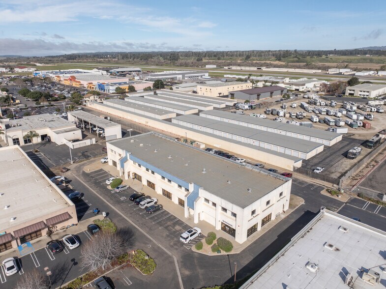 203-205 W Central Ave, Lompoc, CA à louer - Photo de l’immeuble – Image 2 sur 23