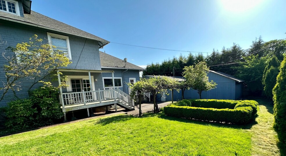 214 Pioneer Pkwy West, Springfield, OR à louer - Photo de l’immeuble – Image 3 sur 22