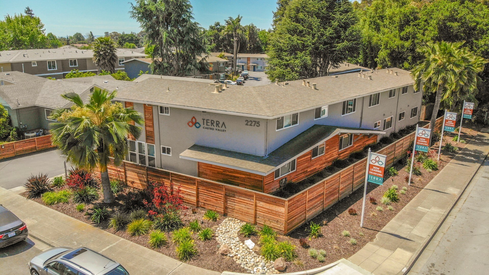 2275 Grove Way, Castro Valley, CA à vendre Photo principale– Image 1 sur 32