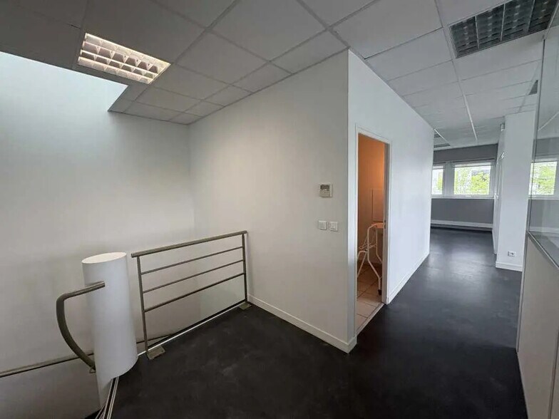 Bureau dans Orléans à vendre - Photo de l’immeuble – Image 1 sur 11