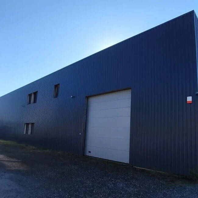 Plus de détails pour 8 Chemin De Vignalis, Flourens - Bureau, Local d'activités à louer