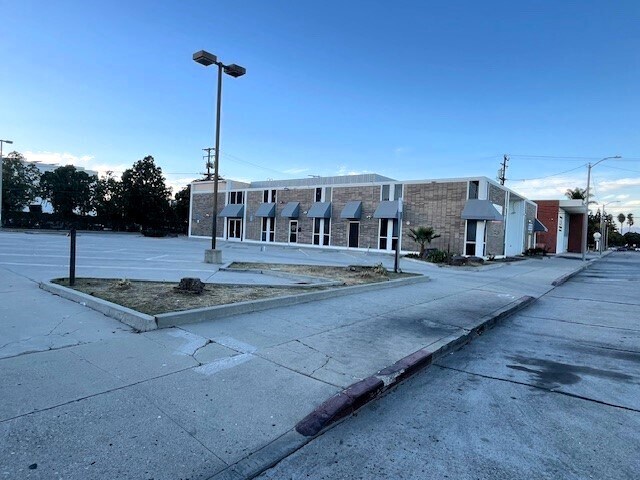 905 S A St, Oxnard, CA à louer - Photo de l’immeuble – Image 2 sur 6