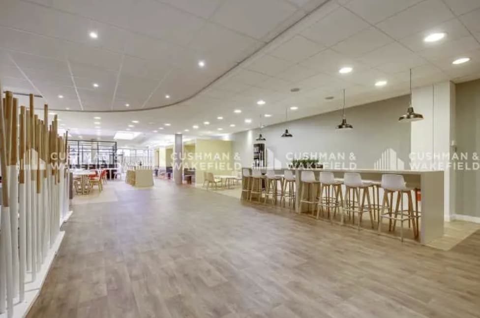 3 Rond Point Des Saules, Guyancourt à louer Photo intérieure– Image 1 sur 8