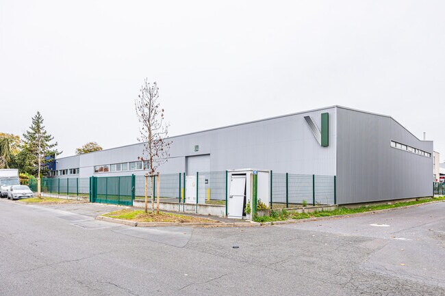 Plus de détails pour Local d'activités à louer